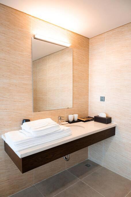 1Br - 1 Sofa Bed Luxurious 5-Stars Resort Phuc Yen Eksteriør billede